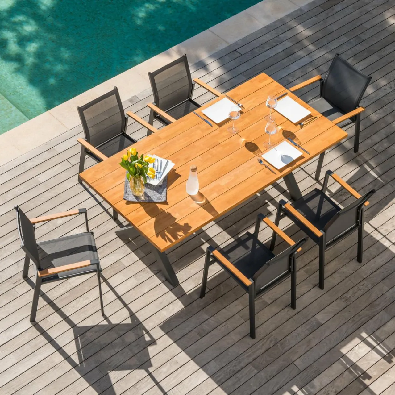 MOBELLIA Table de jardin en aluminium et bois teck 8 places (200 x 100 cm) Bali Gris Anthracite Outlet