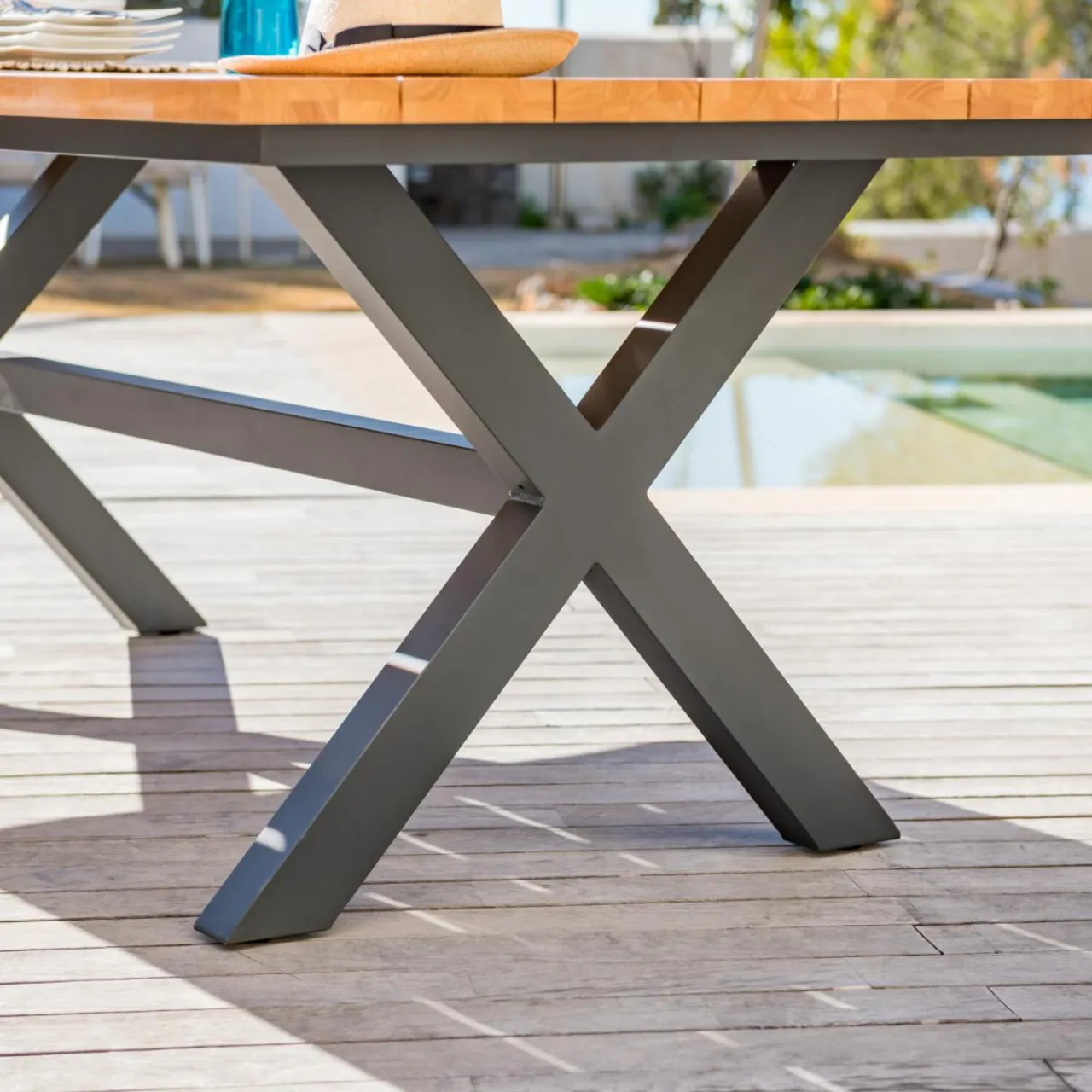 MOBELLIA Table de jardin en aluminium et bois teck 8 places (200 x 100 cm) Bali Gris Anthracite Outlet