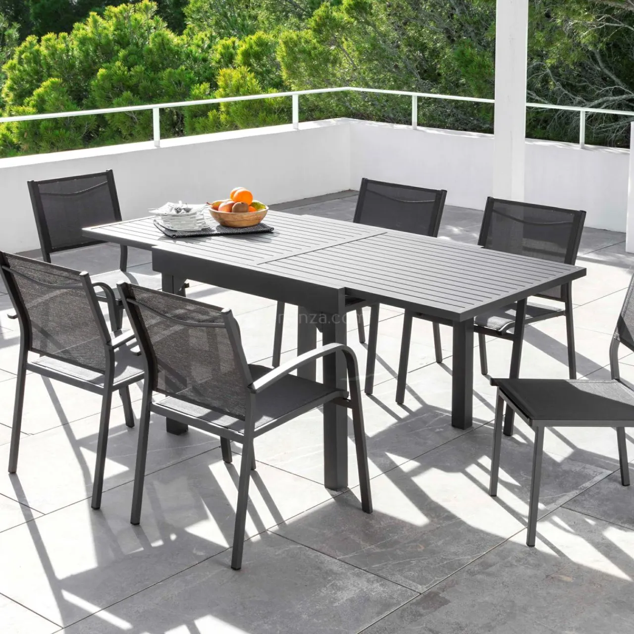 MOBELLIA Table de jardin extensible en aluminium 8 places (90/180 x 90 cm) Murano Gris Anthracite Clearance
