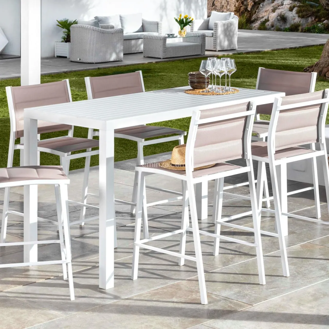 MOBELLIA Table de jardin haute en aluminium 6 places (160 x H105 cm) Murano Blanc Hot