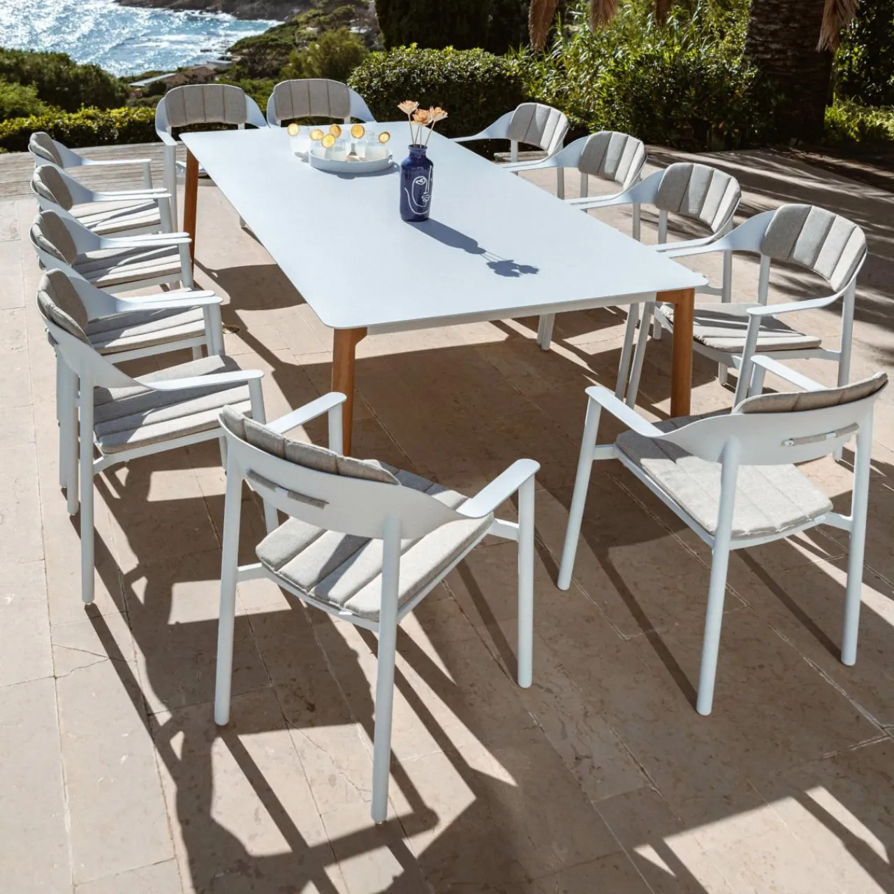 MOBELLIA Table de jardin rectangulaire en aluminium 10 places (240 x 120 cm) Monte Carlo Blanc Online