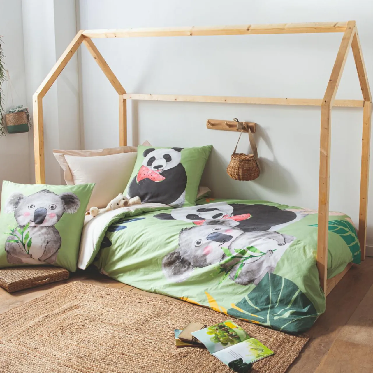TRADILINGE Taie d'oreiller carrée enfant percale de coton ( 65 x 65 cm) Panda e Vert Hot