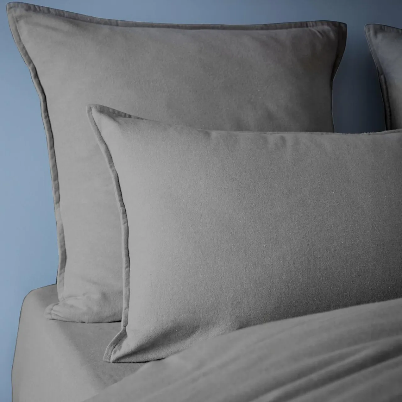 EMINZA Taie d'oreiller carrée flanelle de coton (63 x 63 cm) Théa Gris Anthracite Outlet