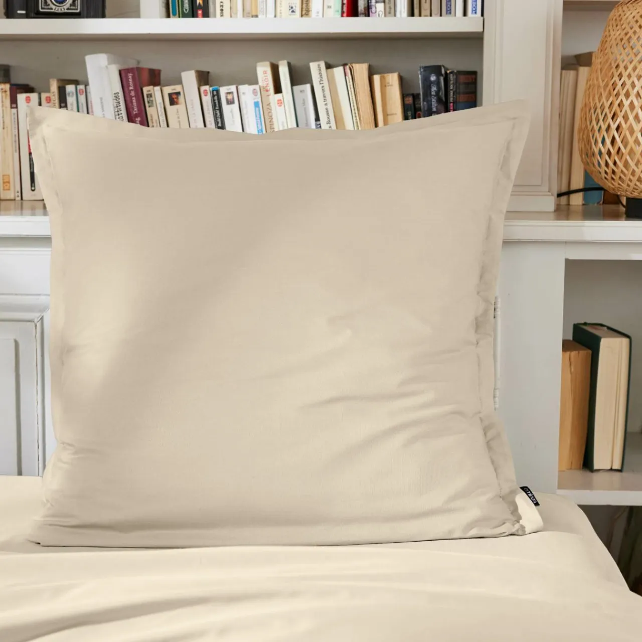 EMINZA Taie d'oreiller carrée percale de coton (65 x 65 cm) Cali Beige Hot