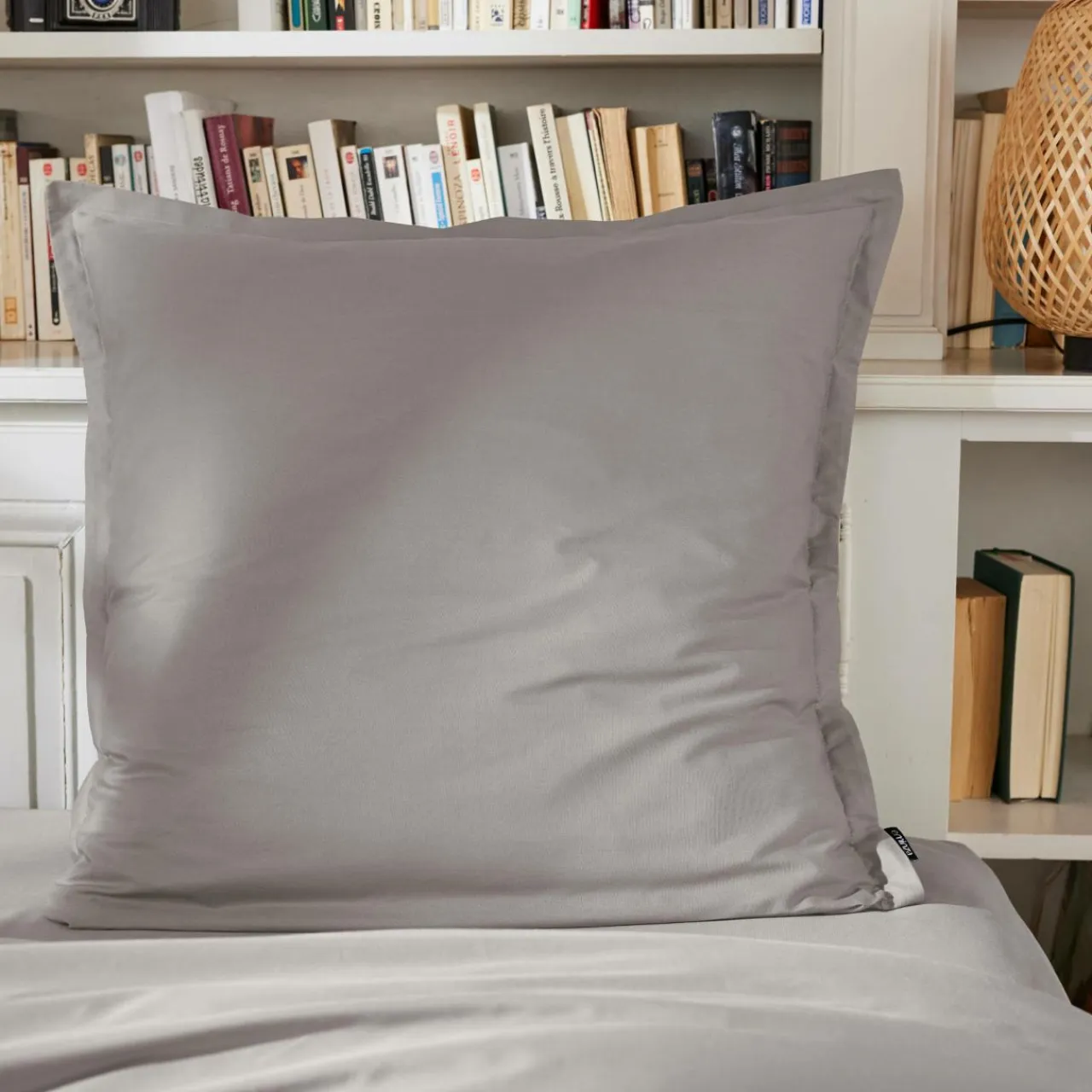 EMINZA Taie d'oreiller carrée percale de coton (80 x 80 cm) Cali Gris clair Hot