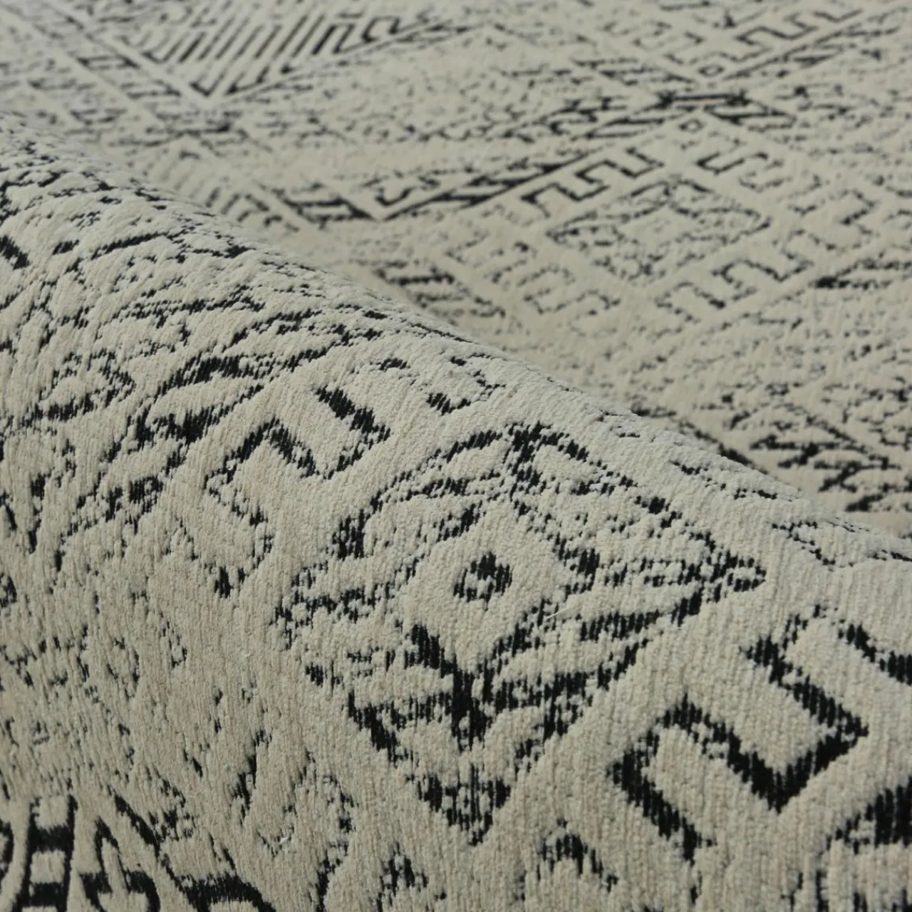 EMINZA Tapis de salon rectangulaire jacquard (160 x 230 cm) Zahra Noir Outlet