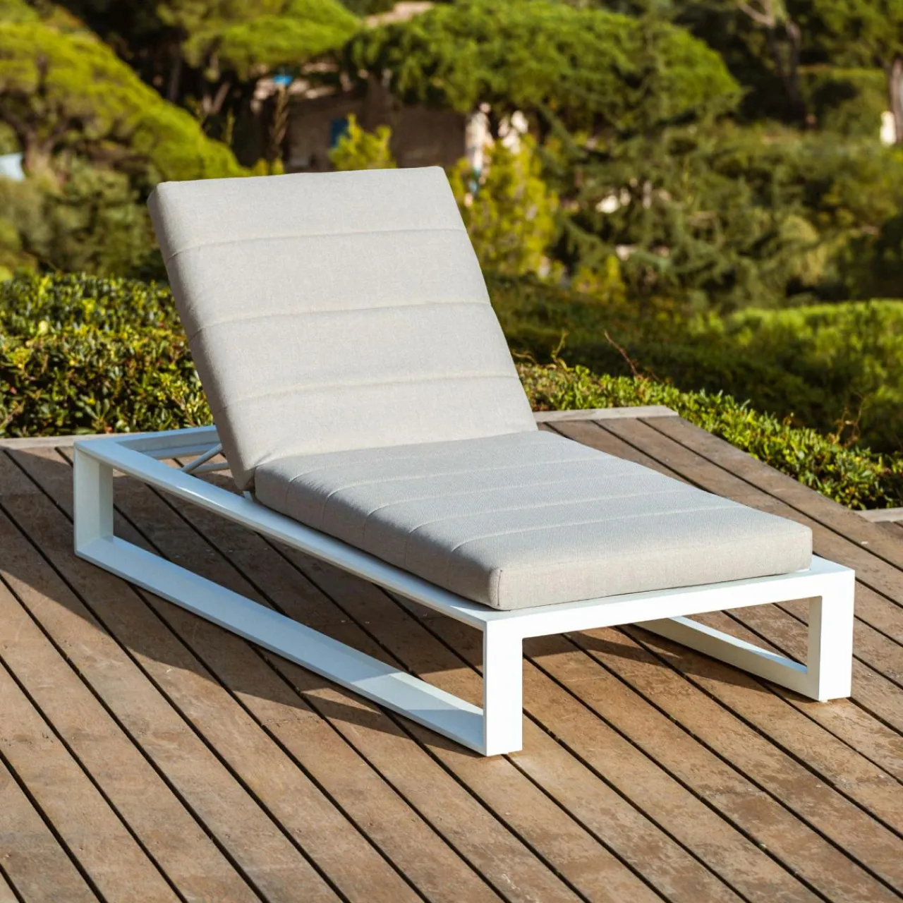 MOBELLIA Transat en aluminium Elba et taupe Blanc Hot