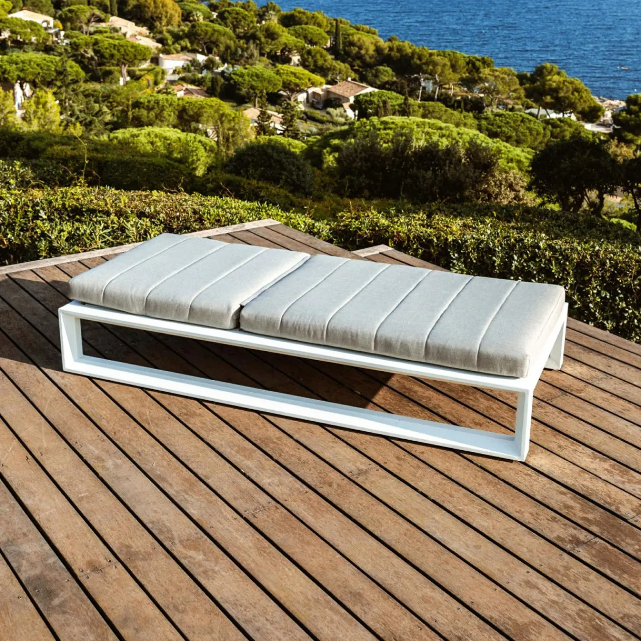 MOBELLIA Transat en aluminium Elba et taupe Blanc Hot