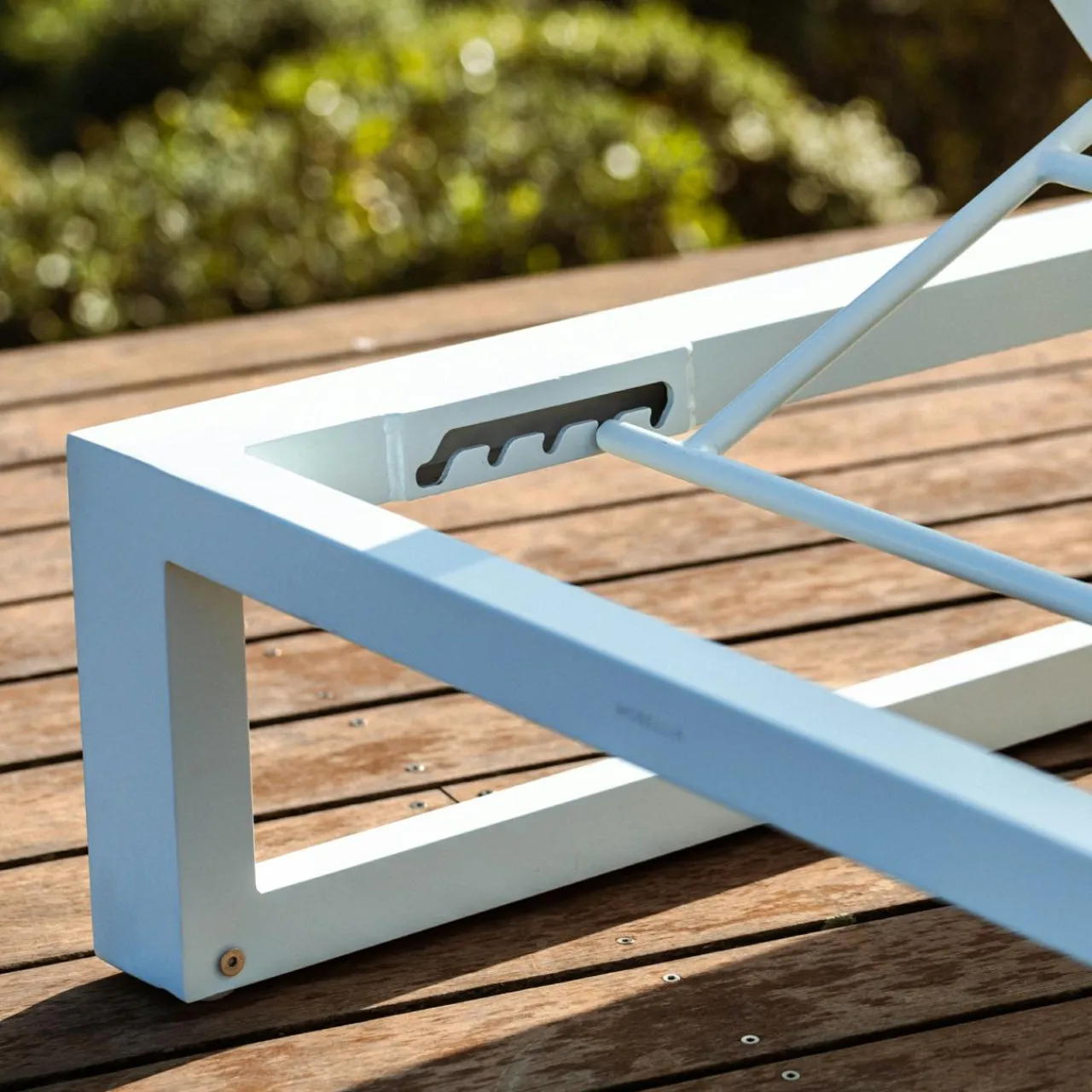 MOBELLIA Transat en aluminium Elba et taupe Blanc Hot