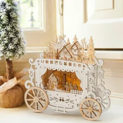KAEMINGK Village de Noël en bois lumineux à piles (H23 cm) Diligence Naturel New