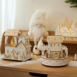 KAEMINGK Village de Noël en bois lumineux et musical à piles (H19 cm) Maison de famille Sale