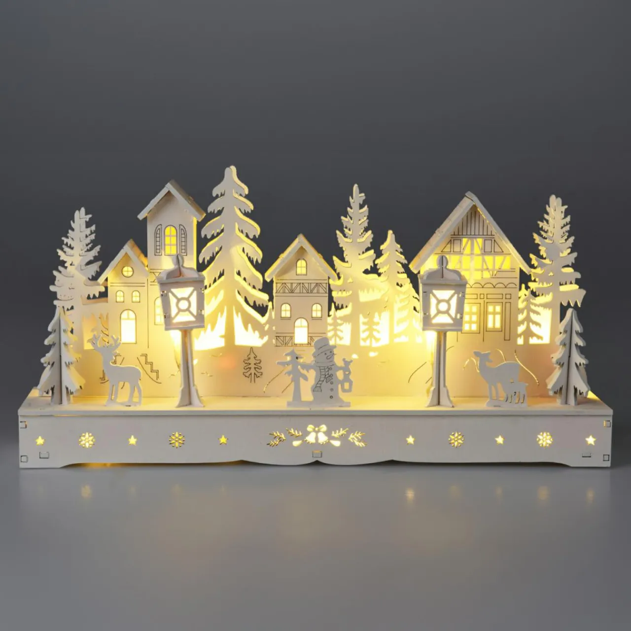 KOOPMAN Village de Noël en bois lumineux à piles (29 x H14 cm) Square enchanté Blanc Clearance