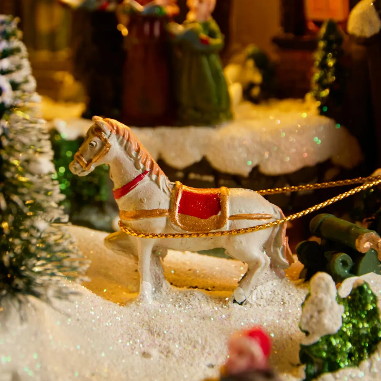 KAEMINGK Village de Noël lumineux et musical Ville festive et Chemin de fer Hot