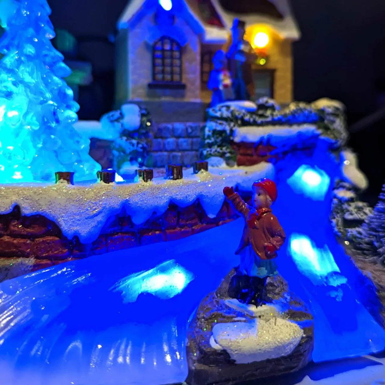 KAEMINGK Village de Noël lumineux à piles Soirée d'hiver Multicolore Outlet
