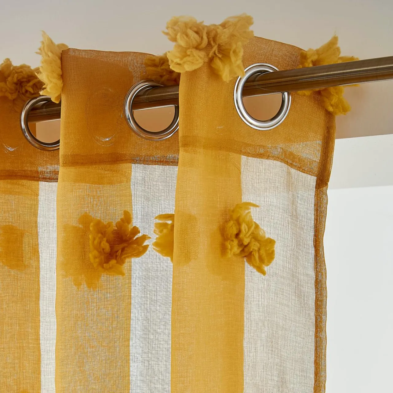 EMINZA Voilage oeillets pompons (140 x 240 cm) Suzie Jaune moutarde Outlet